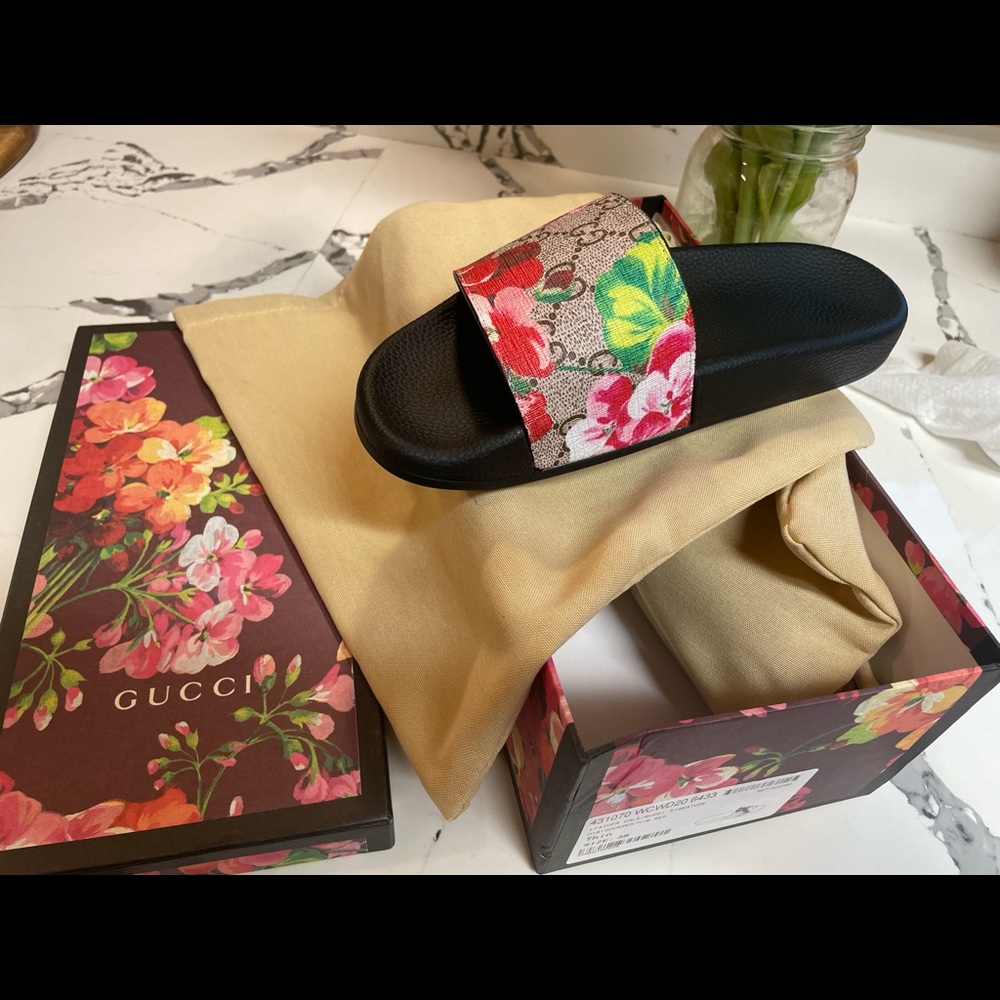 Gucci GG bloom slides